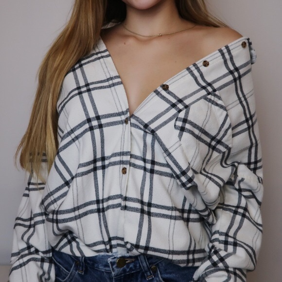 Brandy Melville Tops - Brandy Melville Cozy Button up Flannel Pacsun
